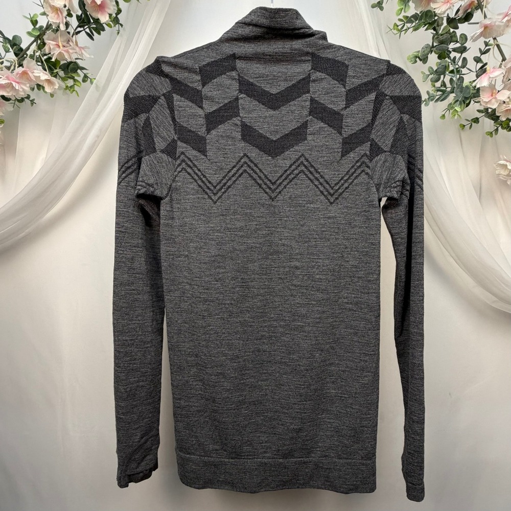 Athleta Gray Wool Blend Chevron Mock Neck Long Sleeve Top Thumbholes Small 16250